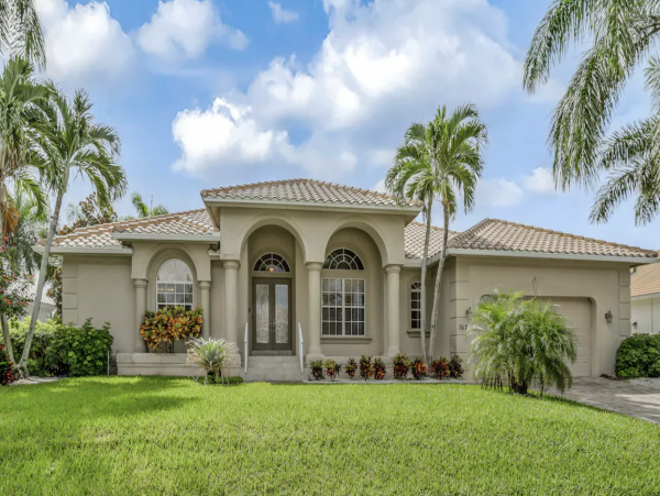 Stunning Vacation Home Marco Lovely Style Pool