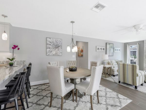 Canal Front Luxury 4 Bedroom Pool Home on Marco Island