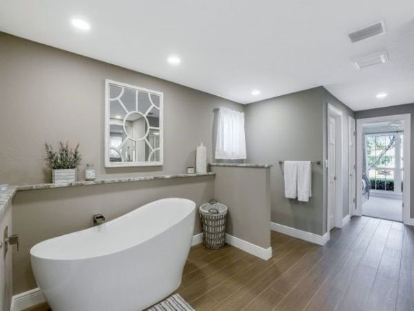 Canal Front Luxury 4 Bedroom Pool Home on Marco Island