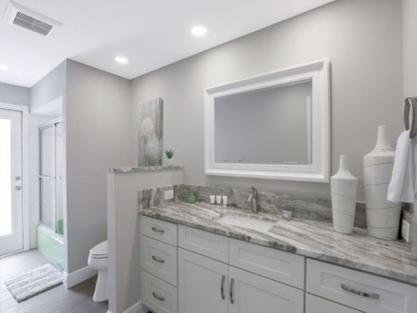 Canal Front Luxury 4 Bedroom Pool Home on Marco Island