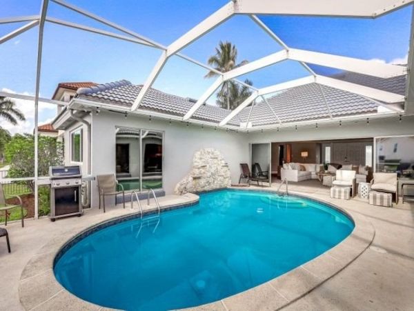 Canal Front Luxury 4 Bedroom Pool Home on Marco Island