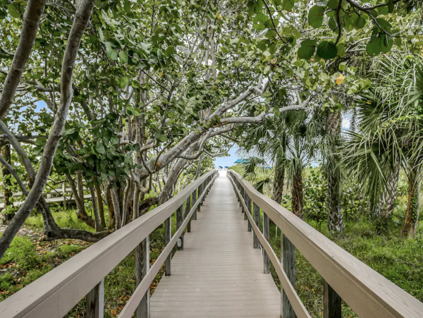 Five Star Resort Style Vacationing on Magnificent Marco Island