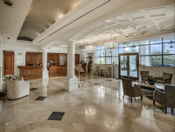 Five Star Resort Style Vacationing on Magnificent Marco Island