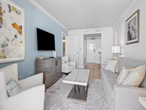 Gulf-Front Vacation Condo in Marco Island