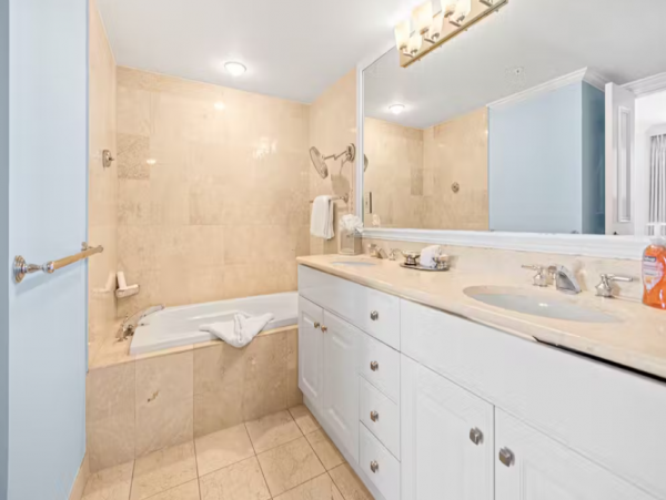 Gulf-Front Vacation Condo in Marco Island