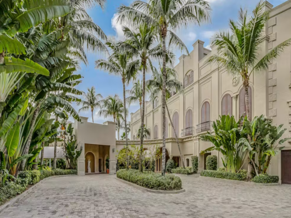 Gulf-Front Vacation Condo in Marco Island