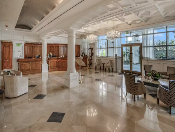 Gulf-Front Vacation Condo in Marco Island
