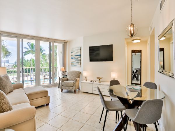 Marco Island Vacation Condo 2 Bedroom, Pool & Fitness Center