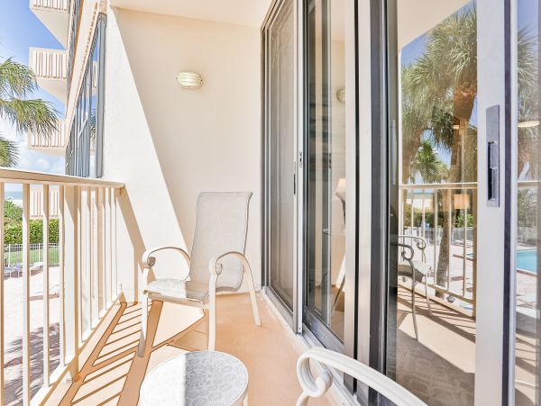 Marco Island Vacation Condo 2 Bedroom, Pool & Fitness Center