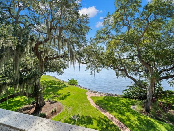 Tampa Home 1048155