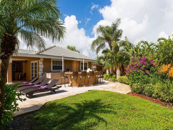 Four-Bedroom Boca Raton Vacation Home with Pool Your Coastal Luxe Retreat