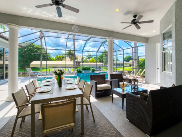 4 Bedroom Villa with dock and just a few minutes from the beach