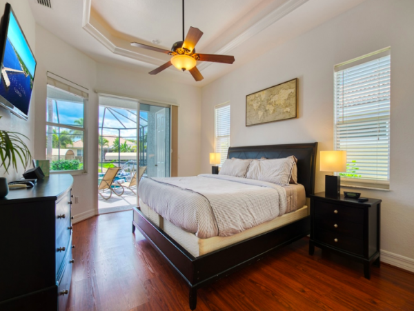 4 Bedroom Villa with dock and just a few minutes from the beach