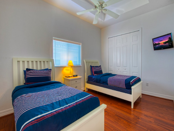 4 Bedroom Villa with dock and just a few minutes from the beach