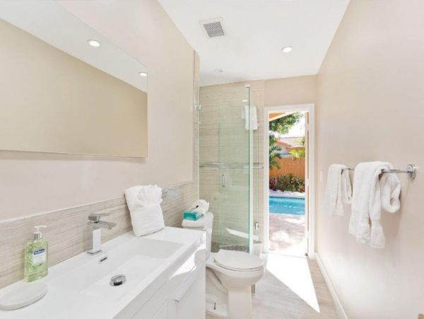 Boca Raton Vacation Pool Home Four Bedroom