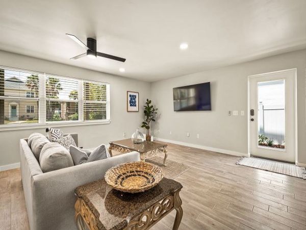 Luxury Jacksonville Beach Oceanfront Vacation Rental 4-Bedroom Coastal Retreat with Panoramic Views