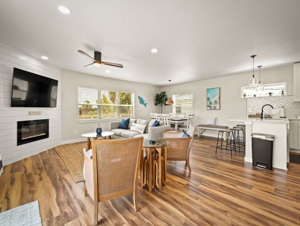 Luxury Jacksonville Beach Oceanfront Vacation Rental 4-Bedroom Coastal Retreat with Panoramic Views