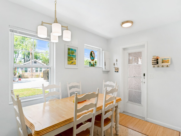 Lovely 3 Bedroom Home Sleeps 7 Guests