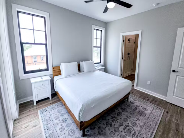 Dog friendly duplex with 2 kitchens