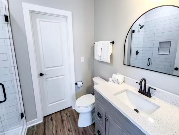 Dog friendly duplex with 2 kitchens