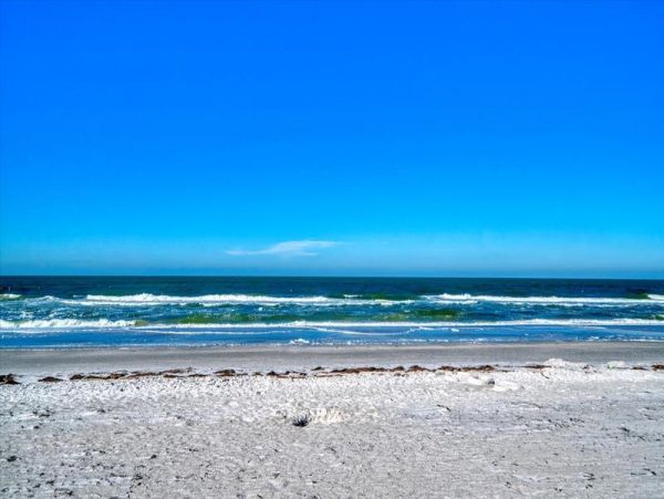 Beach Front Indian Shores Vacation Condo One Bedroom
