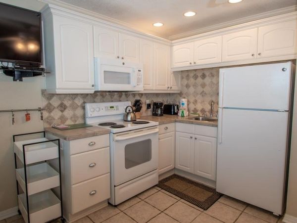 Beach Front Indian Shores Vacation Condo One Bedroom