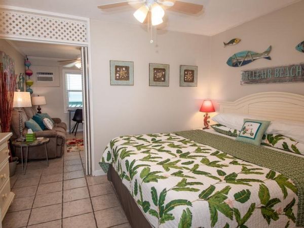 Beach Front Indian Shores Vacation Condo One Bedroom