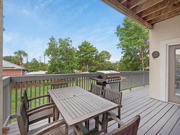 Destin Vacation Home Five Bedroom Walk to Beach