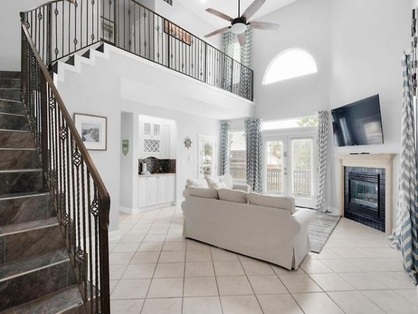 Destin Vacation Home Five Bedroom Walk to Beach