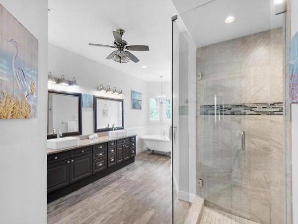 Destin Vacation Home Five Bedroom Walk to Beach