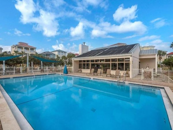Destin Vacation Home Five Bedroom Walk to Beach