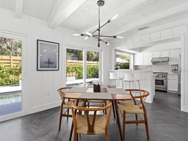 Deluxe Three Bedroom Vacation Home in Siesta Key
