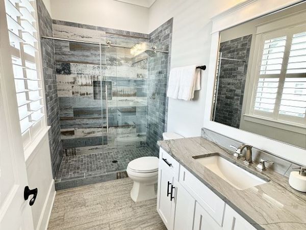 Six bedroom Navarre Home