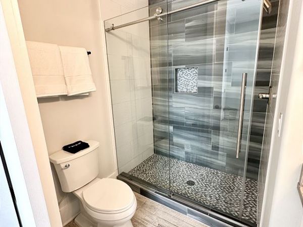 Six bedroom Navarre Home