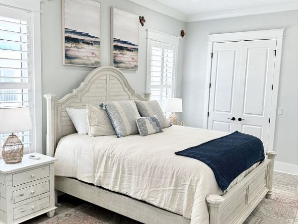 Six bedroom Navarre Home