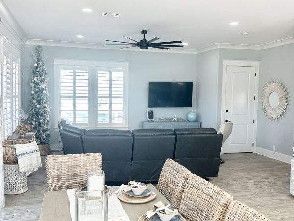 Six bedroom Navarre Home