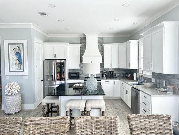 Six bedroom Navarre Home