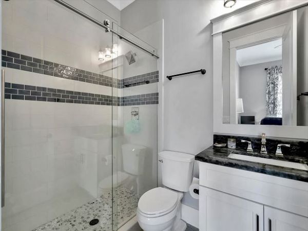 Six bedroom Navarre Home