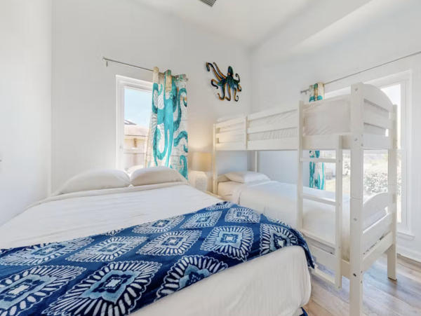 Mexico Beach Four bedrooms Sleeps 10