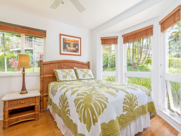 Gorgeous 3 Bedroom Vacation Villa in Princeville with Views