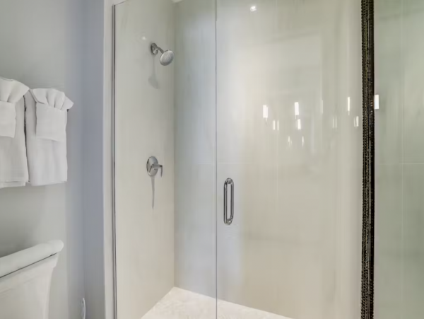 Lovely Condo Just 2 Blocks from 5th Avenue