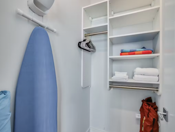 Lovely Condo Just 2 Blocks from 5th Avenue
