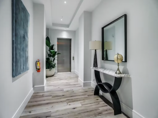 Lovely Condo Just 2 Blocks from 5th Avenue