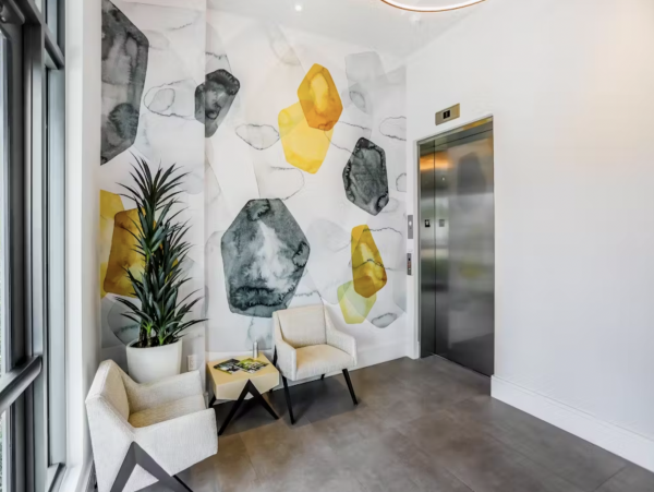 Lovely Condo Just 2 Blocks from 5th Avenue