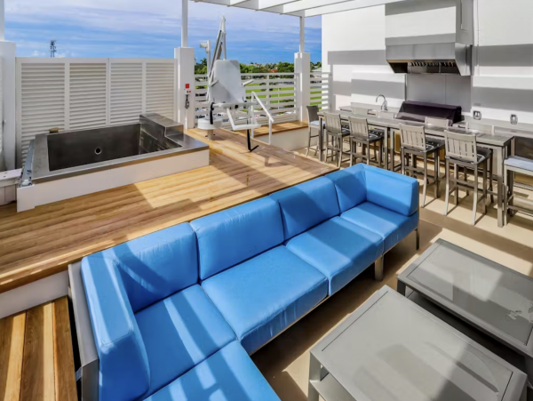 Lovely Condo Just 2 Blocks from 5th Avenue