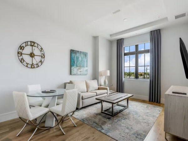 Lovely Condo Just 2 Blocks from 5th Avenue