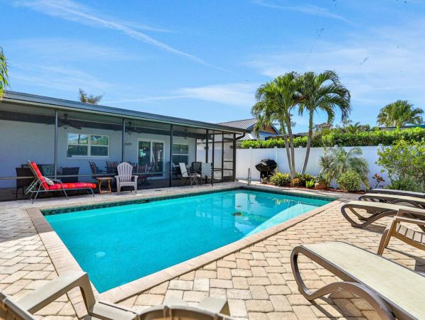 Lovely 3 Bedroom Vacation Rental in Naples
