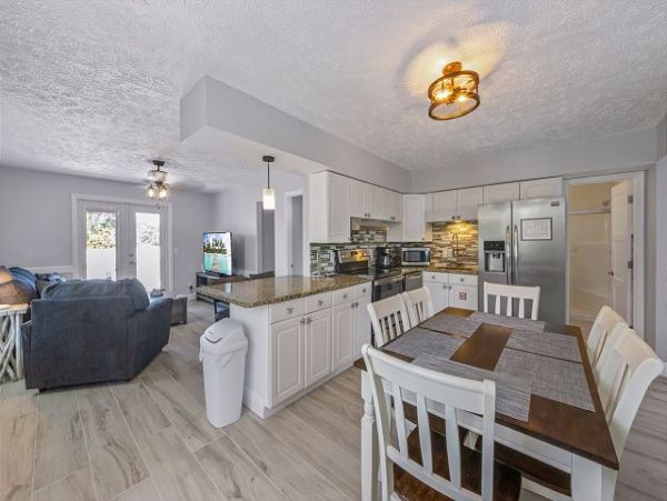 3 Bedroom Vacation Rental in Holmes Beach Close to Beach