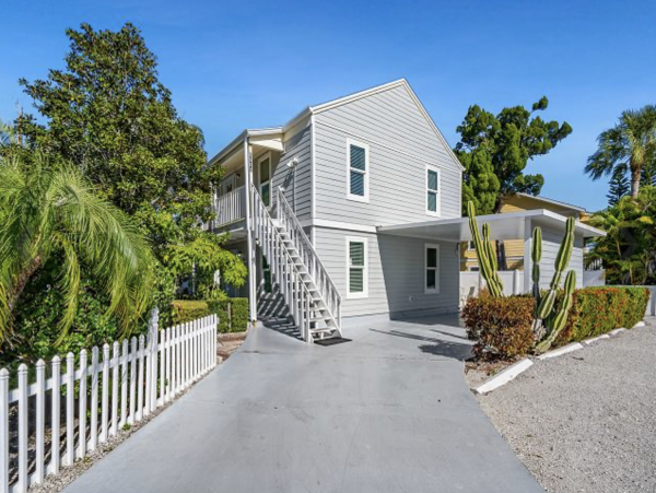 3 Bedroom Vacation Rental in Holmes Beach Close to Beach