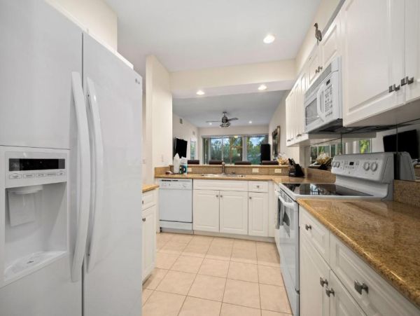 Naples Florida Vacation Rental Golf Course Condo with Pool & Tennis